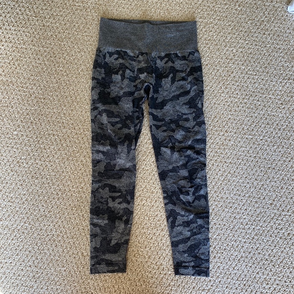 NVGTN camo leggings